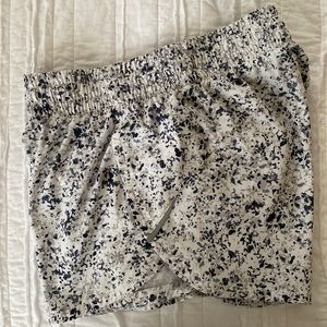 Athleta speckled running shorts 🏃🏽‍♀️